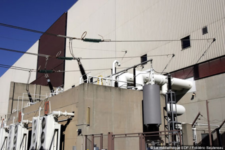 Photo d'un poste de transformation de sortie Haute Tension